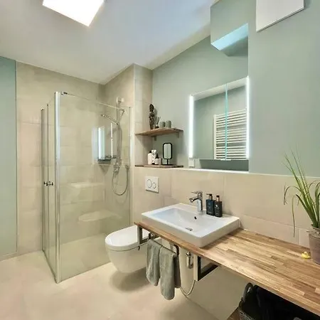 Rooftop Apartment,Business Trip,Fast Internet Schoenefeld Exterior photo